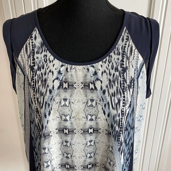 CAbi navy multi print sleeveless top size medium - Picture 2 of 4